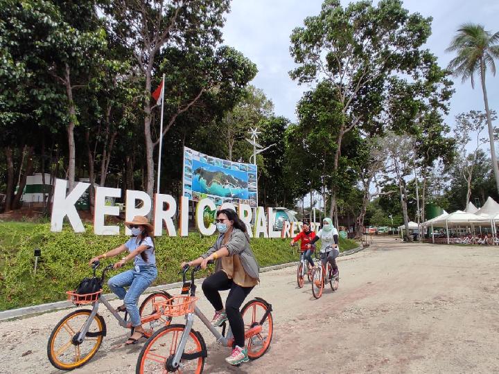 Bersepeda mengelilingi Kepri Coral