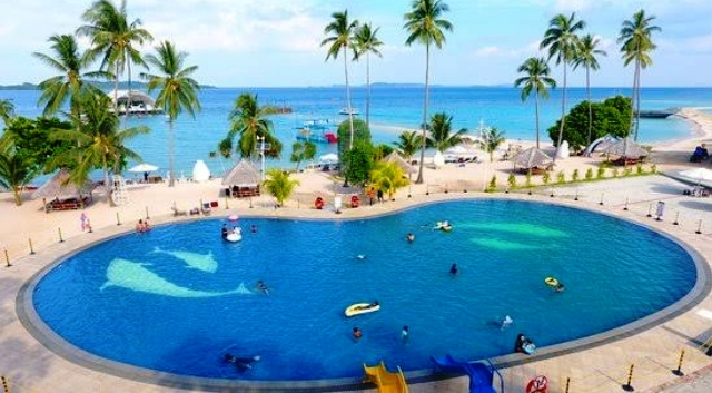 pantai dan kolam renang Kepri Coral