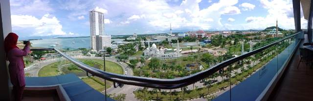 Restoran Gurindam, Hotel Santika Batam.