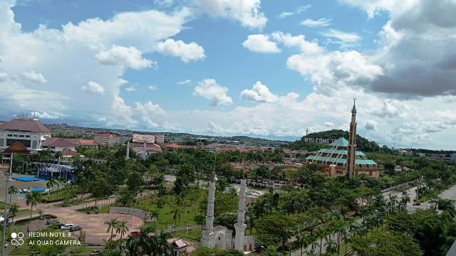 Masjid Agung I dari Restoran Gurindam Hotel Santika Batam